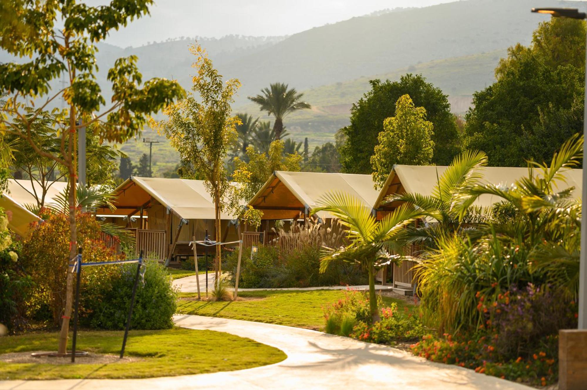 Layla Glamping Hotel Nir Dawid Ngoại thất bức ảnh