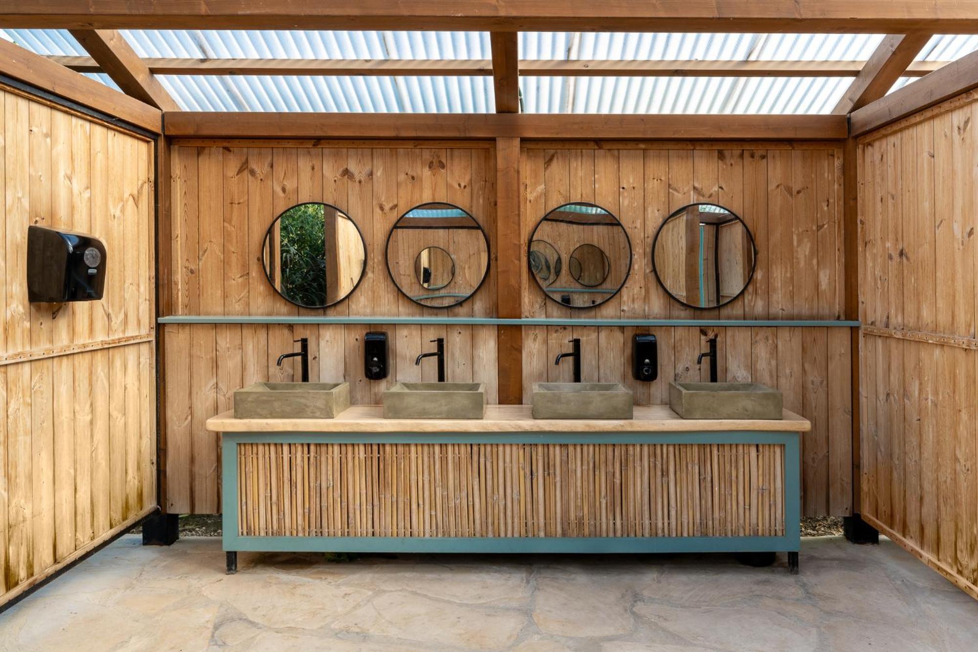 Layla Glamping Hotel Nir Dawid Ngoại thất bức ảnh